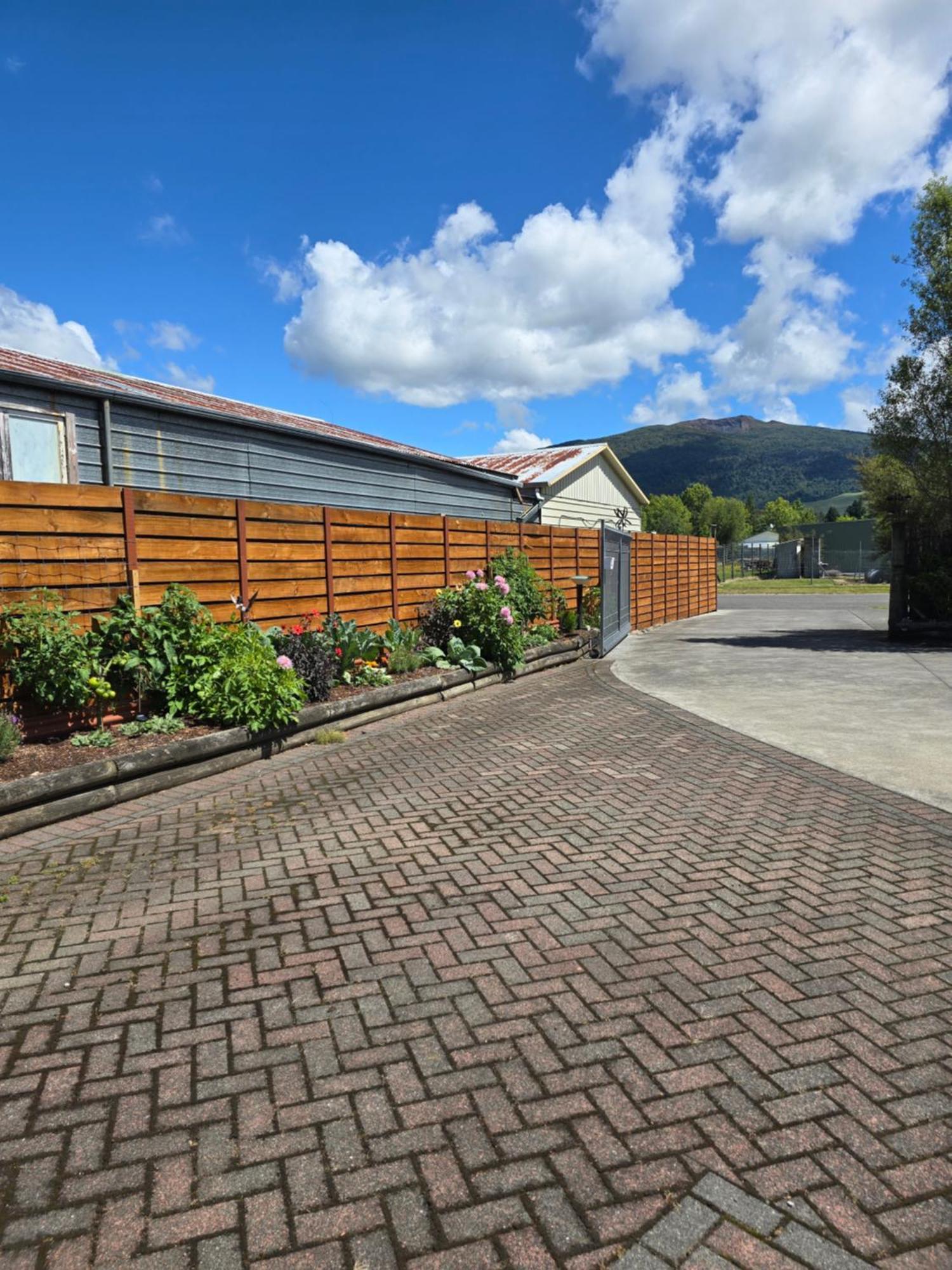 The Redbarn Villa Turangi Exterior photo
